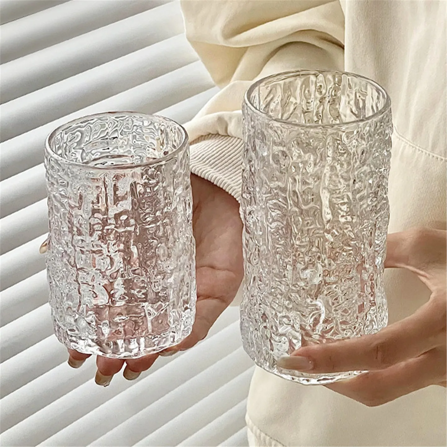 كوب بيرة زجاجي نسائي بتصميم قش - مراجعة Wine Beer Online وسعره